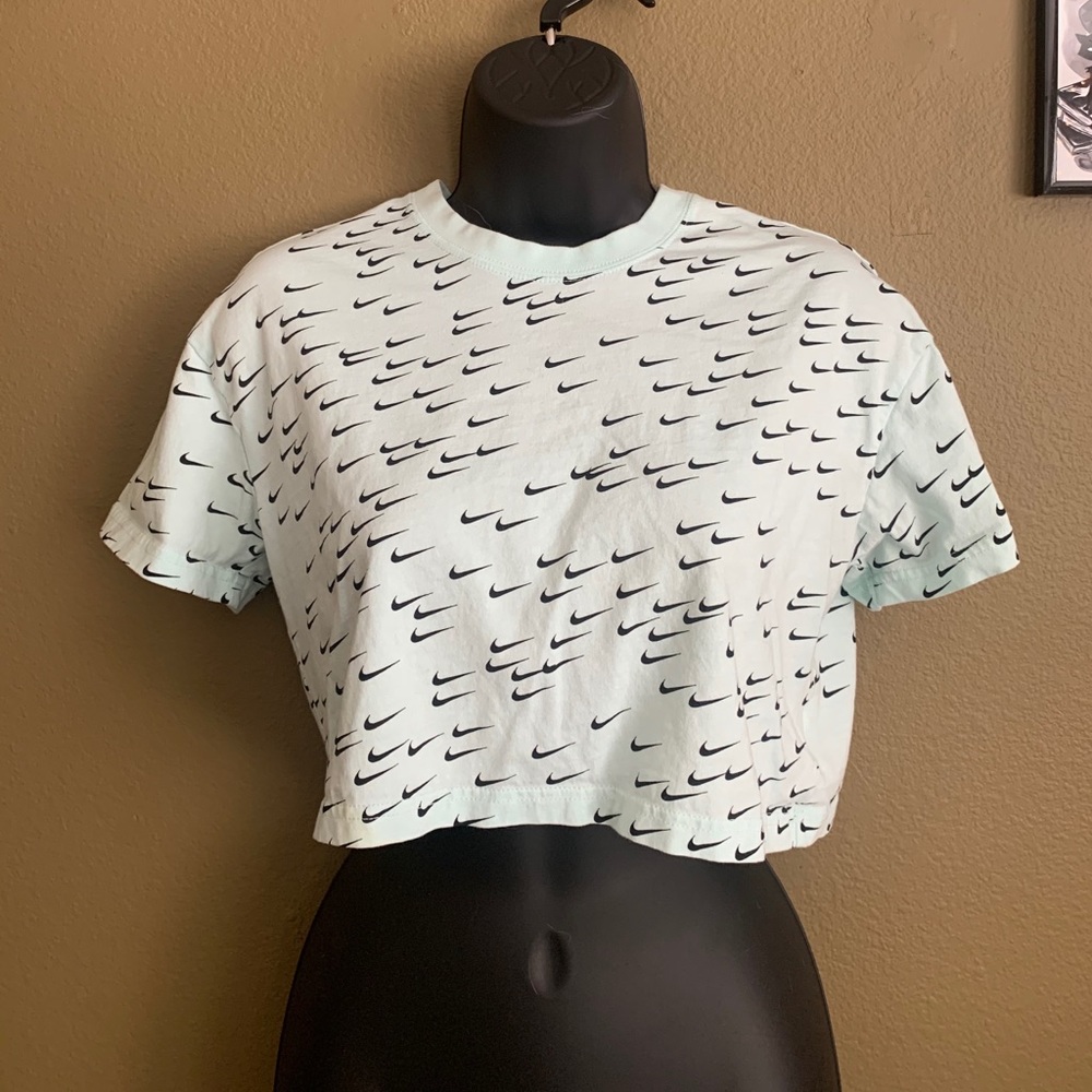 Nike Crop Top
